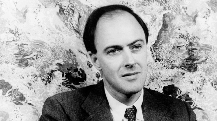 ENGLISH MAG - JPEG - Roald Dahl - F39J22.jpg