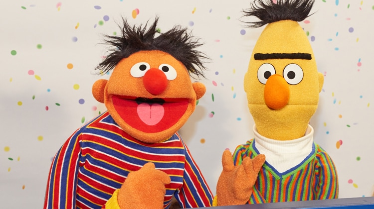 I pupazzi Ernie e Bert, da cui il  nome dato ai primi due neutrini ad alta energia osservati