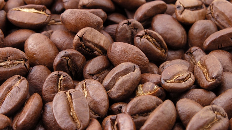 Le sostanze volatili responsabili dell’aroma del caffè si generarno durante la tostatura dei chicchi di caffè